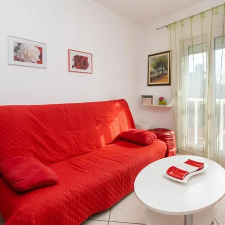 Bazen Apartment